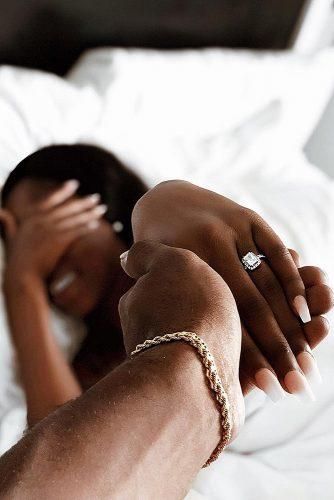 20 The Best Engagement Photo Poses Examples | Wedding Forward