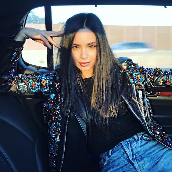 Sofia Carson en Instagram: â@paudachar said the lighting was goodâ