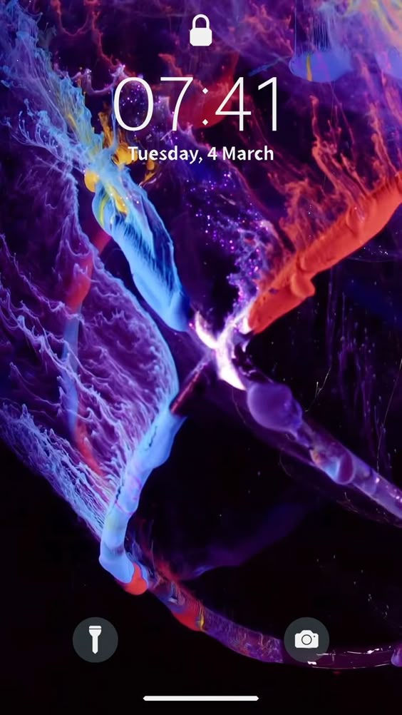 iPhone 13 Live Wallpapers