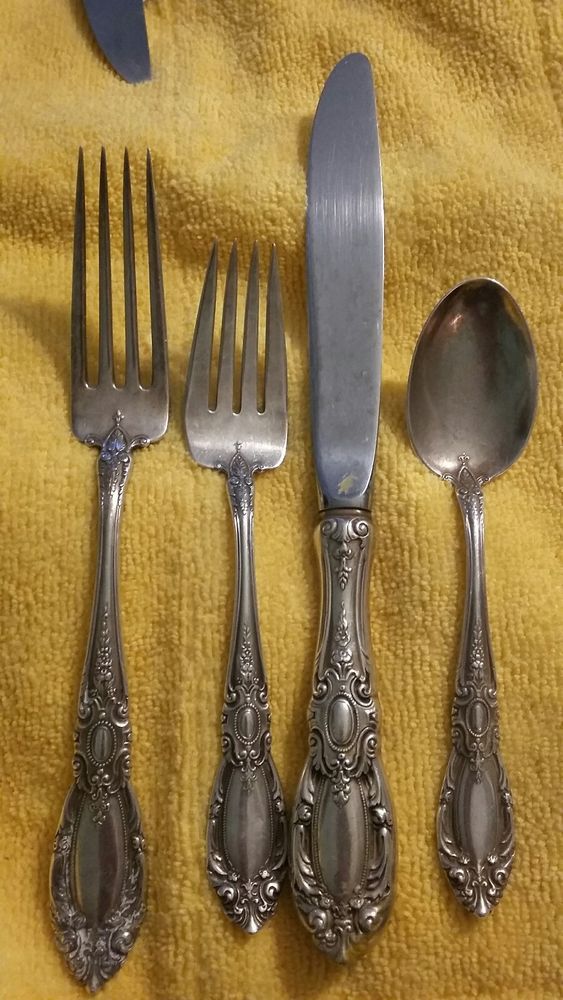 NEARLY NEW CONDITION TOWLE OLD MASTER STERLING SILVER PLACE FORK