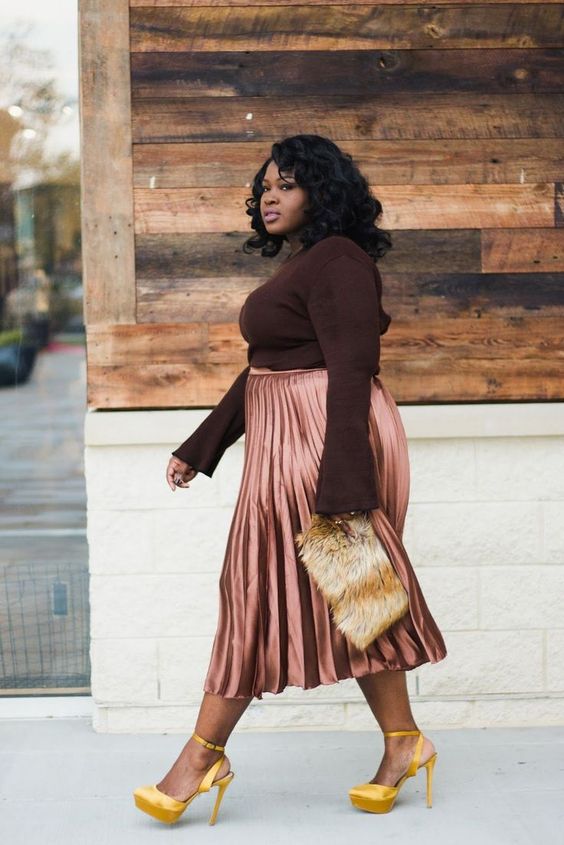 Chic body positive plus size fashion. #fatshion