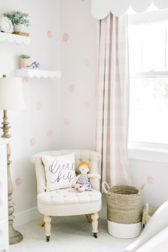 Scalloped Big Girl Room