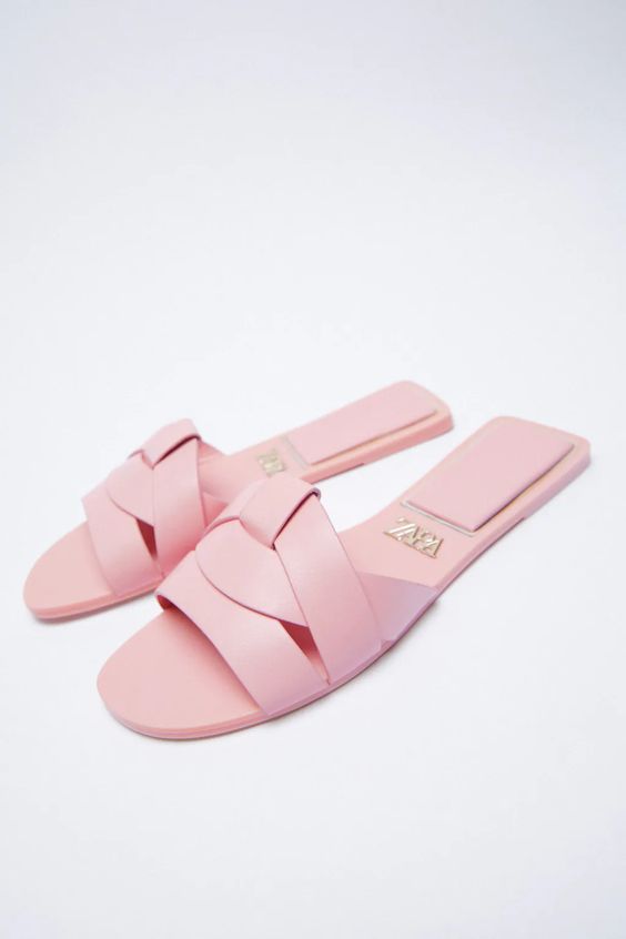 FLAT LEATHER CRISS-CROSS STRAP SANDALS Zara