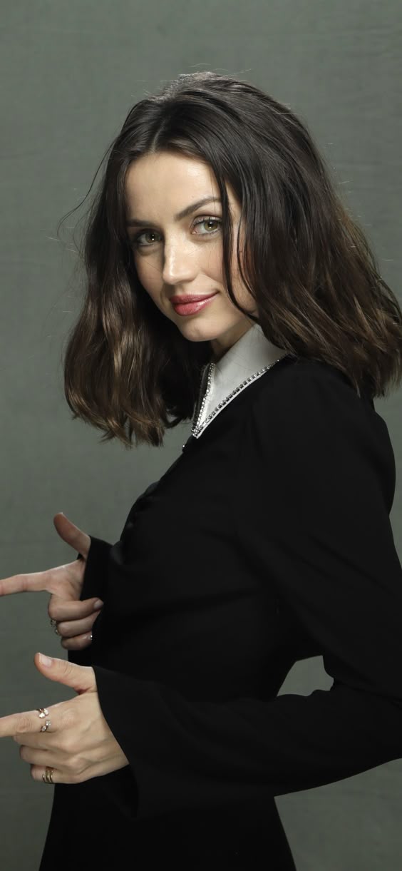 Pew pew, brunette, Ana de Armas, 1125x2436 wallpaper