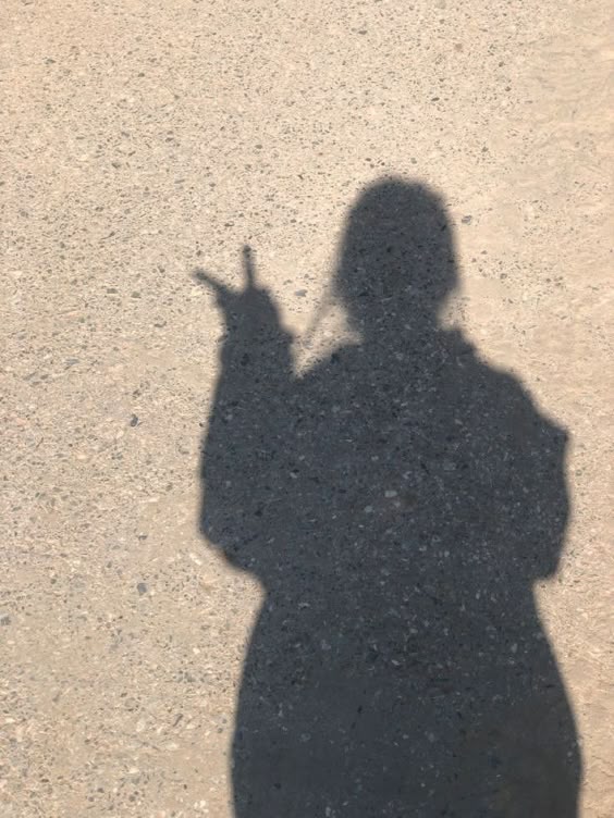 girl에 있는 핀