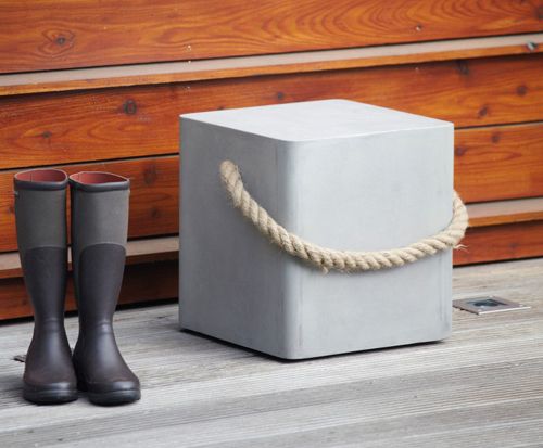 Rope Hocker mit Rollen und Seil von Jan Kurtz. Man das ist Rope Hocker mit Rollen und Seil von Jan Kurtz. Man das ist