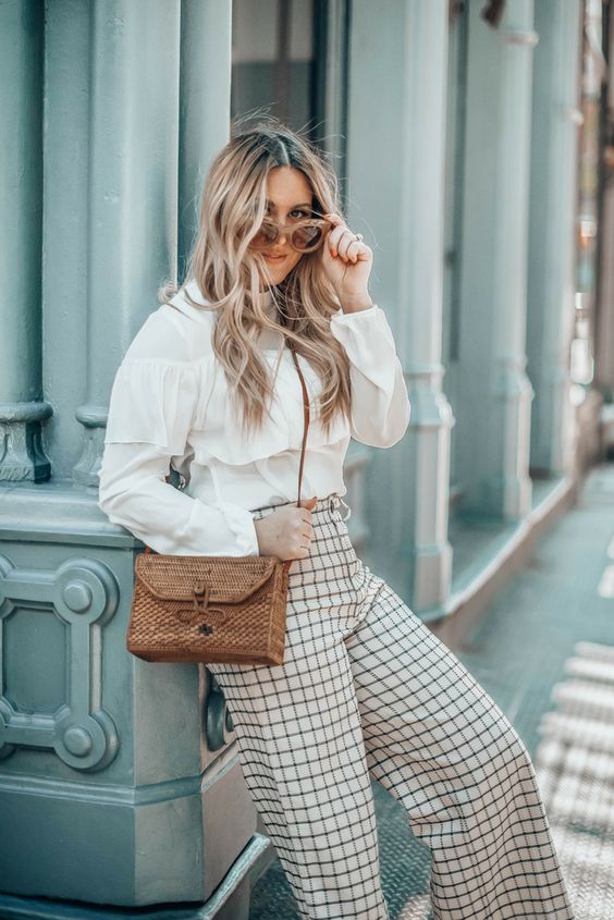 New York Style Blogger Danielle of Pineapple & Prosecco talks this season's BEST woven bags | #springstyle #springfashion #wovenbags