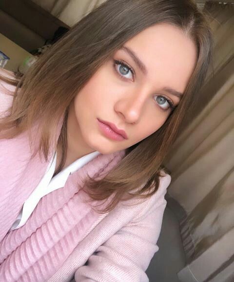 Miray Daner Unluler Tarz Moda Moda Miray Daner Unluler Tarz Moda Moda