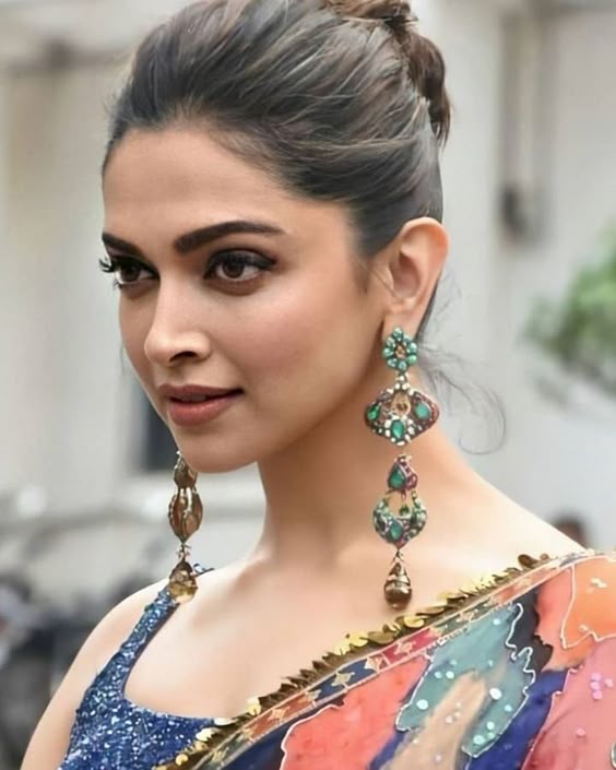 Deepika Padukone Stuns In A Gorgeous Sabyasachi Saree As She Heads Out For Chhapaak Promotions - HungryBoo