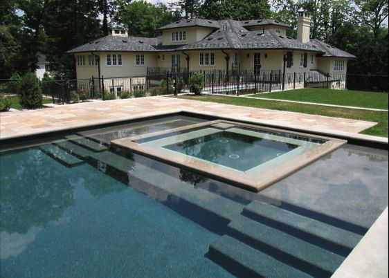 Hot Tub In The Middle Of The Stairs Luxury Swimming Pools Luxury Pools Pool Remodel