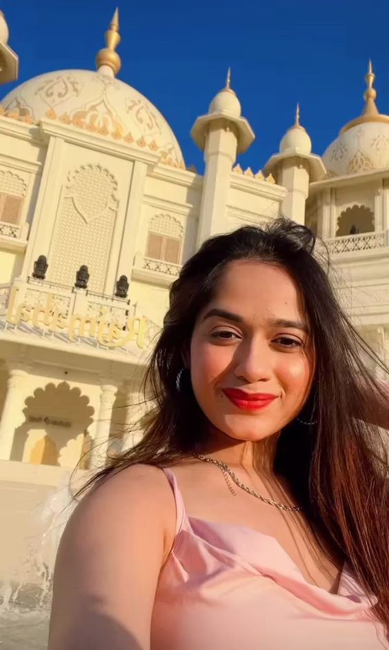 jannat-zubair-bikini-s**y