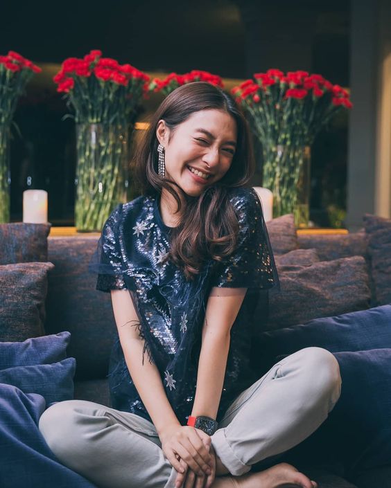 Kenalan Yuk Sama Nittha Jirayungyurn Yang Terkenal Dengan Senyuman Manisnya!!