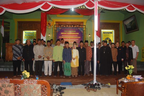 Tasyakuran Nikmat Kemerdekaan Bangsa Indonesia Dan Berdirinya Nrki Ke Di Kediaman Dewan Penyantun Bapak Kyai Mochammad Muchtar Muthi Pesantren Tasyakuran Nikmat Kemerdekaan Bangsa Indonesia Dan Berdirinya Nrki Ke Di Kediaman Dewan Penyantun Bapak Kyai Mochammad Muchtar Muthi Pesantren