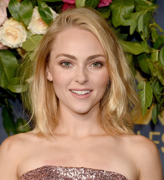 AnnaSophia Robb Just Got a Major Haircut