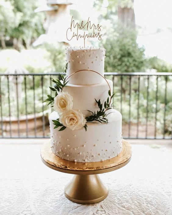 The Hottest 2022 Wedding Trend: Pearls