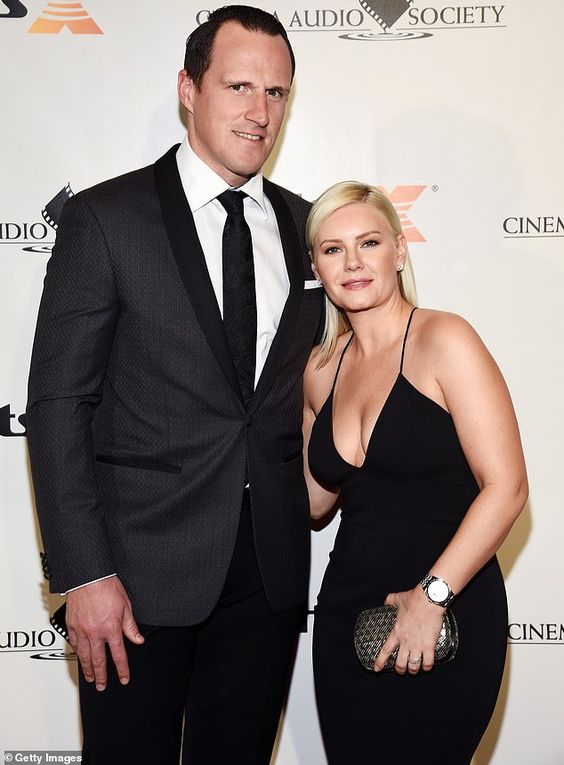 Elisha Cuthbert oozes understated glamour at CAS awards in LA