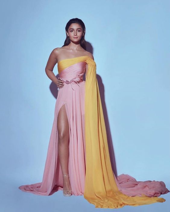 Dazzling Alia Bhatt won "Best Actress in a Lead Role" at the 2020 #AmazonFilmfareAwards in a draped Georges HOBEIKA yellow and pink FW19/20 Couture dress #georgeshobeika
