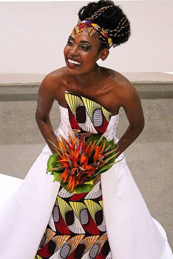 Ateliê especializado em moda africana lança vestido de noiva com referência…