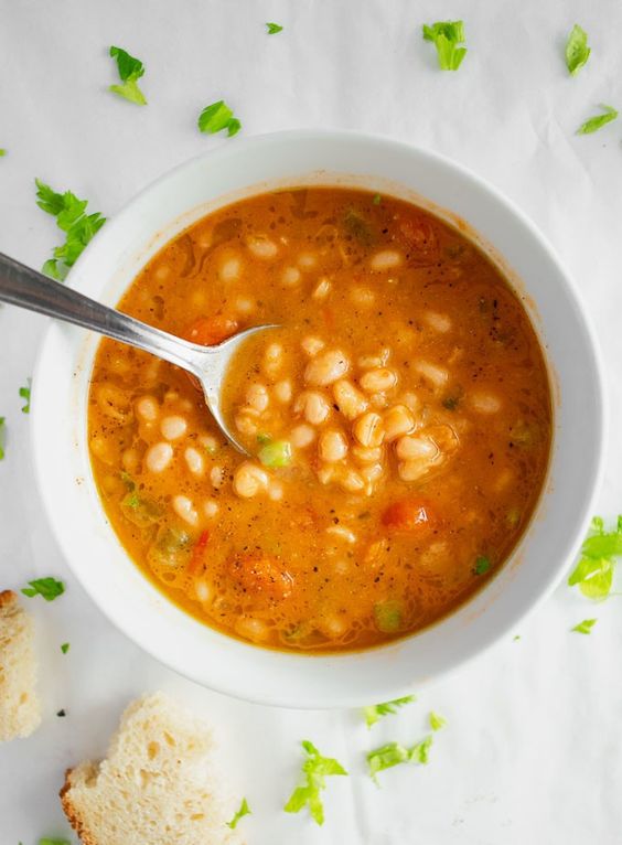 Fasolatha (Greek White Bean And Tomato Soup)