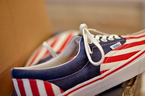 Kirmizi Beyaz Cizgili Sik Vans Ayakkabi Modelleri Kadinlive Com Usa Shoes Sneakers Shoes Kirmizi Beyaz Cizgili Sik Vans Ayakkabi Modelleri Kadinlive Com Usa Shoes Sneakers Shoes