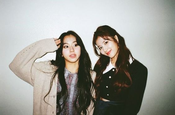 TWICE\'s retro-vibe photos captures the hearts of fans