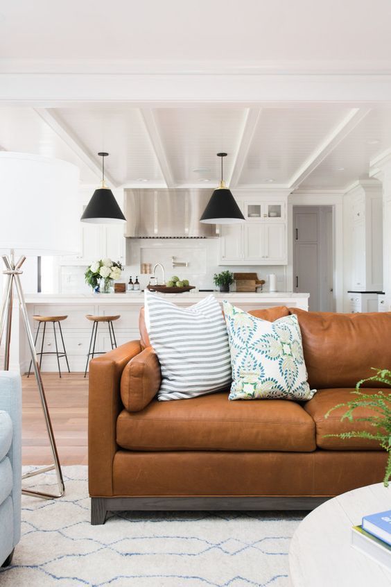 Tại sao nên chọn sofa da cho phòng khách?