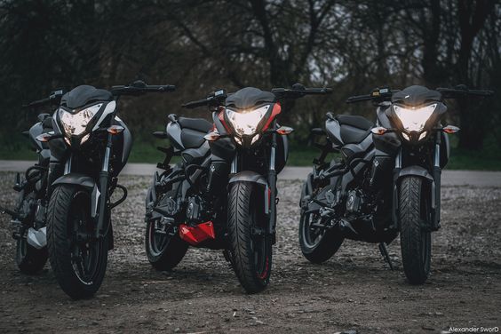bajaj pulsar