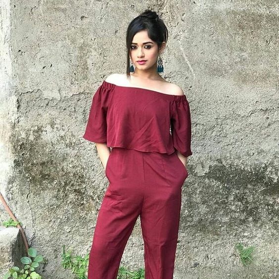 10 Pictures That Prove That Jannat Zubair Can Carry of Anything with Ease!