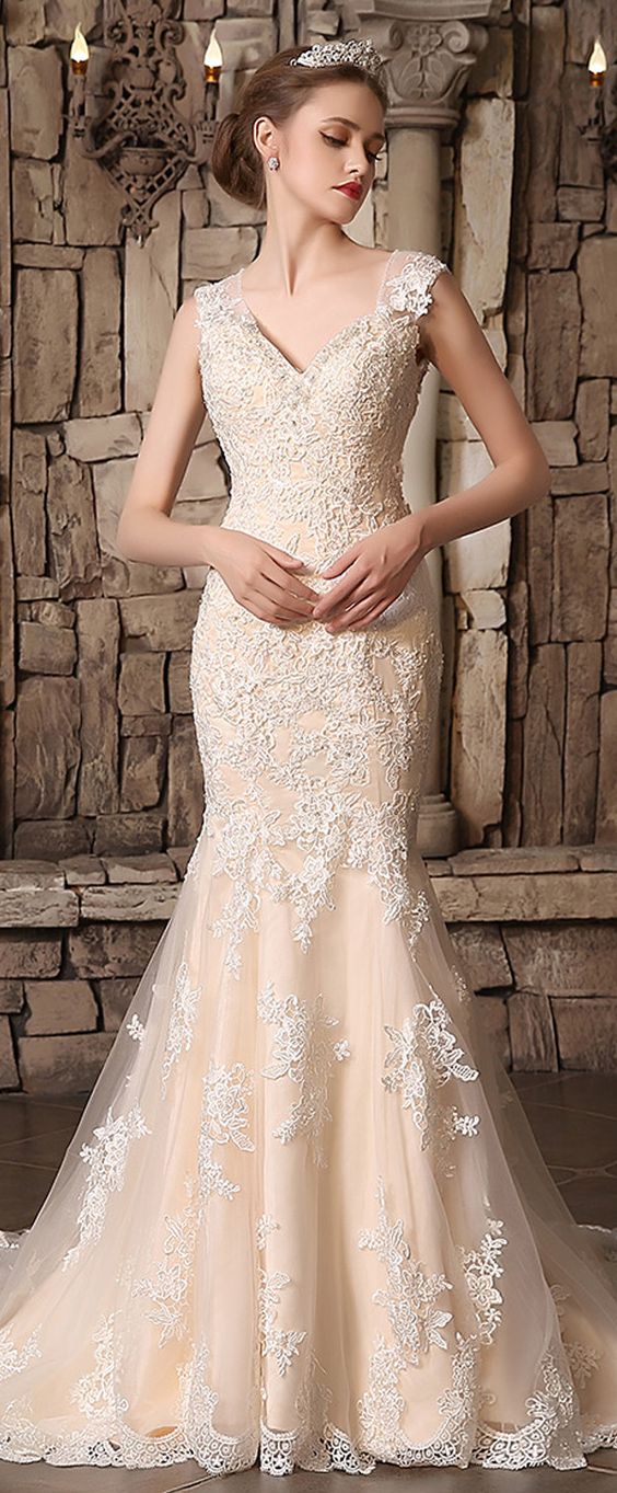 Gorgeous Tulle V-neck Neckline Mermaid Wedding Dresses