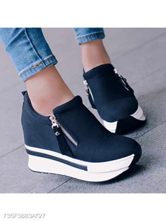 round toe casual sneakers