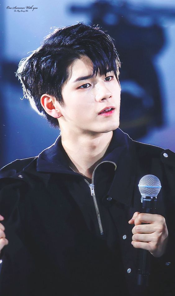 Seeongwoo punya tetangga yang dulunya sempat mengalami step, panas ti⦠#romance #Romance #amreading #books #wattpad
