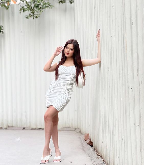 Jannat Zubair Rahmani on Instagram: "For the love of white❕🤍 #jzee 👗 @ewayoung"