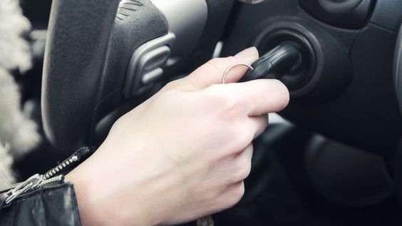 Car won\'t start, but the lights come on — causes and fixes Check more at https://rerev.com/articles/car-wont-start-but-the-lights-come-on/