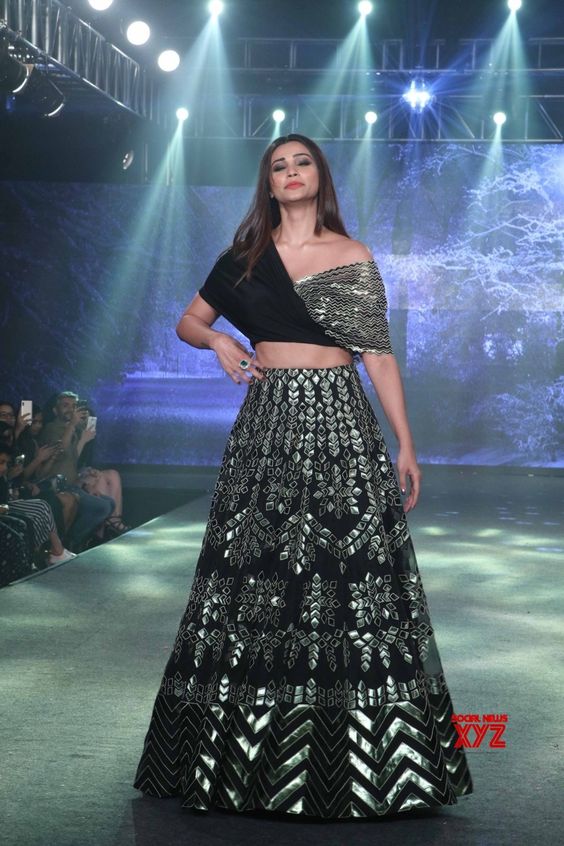 Daisy Shah to be showstopper at LFW - Social News XYZ