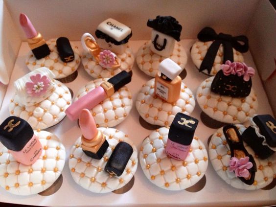 Chanel Themed Cupcakes pastel de quince
