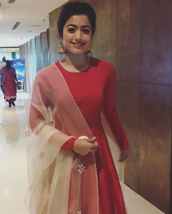 Rashmika mandanna red outfit