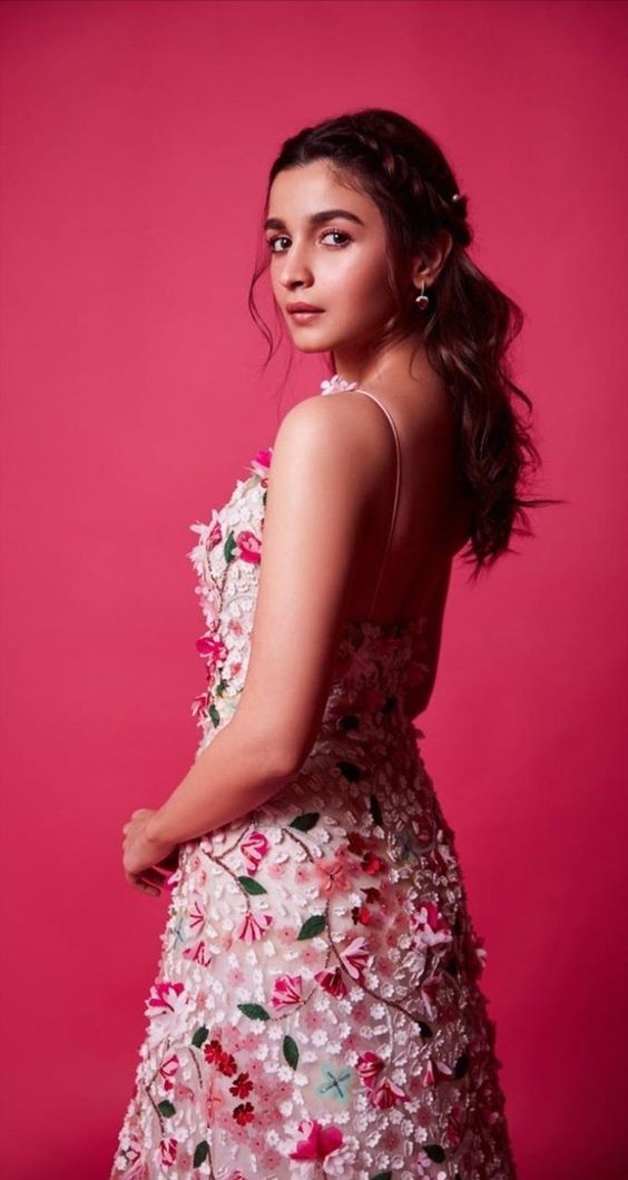 Alia Bhatt Fans\' - Alia Bhatt wins Best Actor Award (female) for...