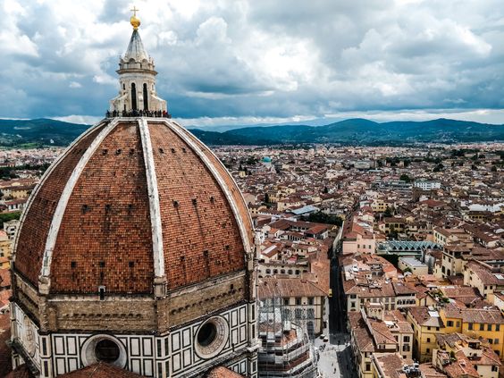 La magnifica Firenze, culla della cultura italiana e del Rinascimento. Una delle città con la più alta concentrazione di opere artistiche del mondo!