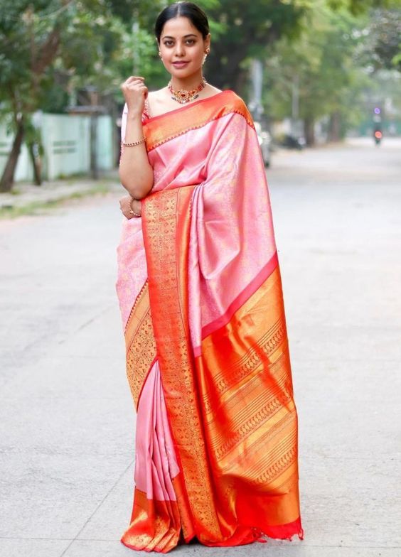 Bindu Madhavi attended friend’s wedding in a soft pink silk saree!