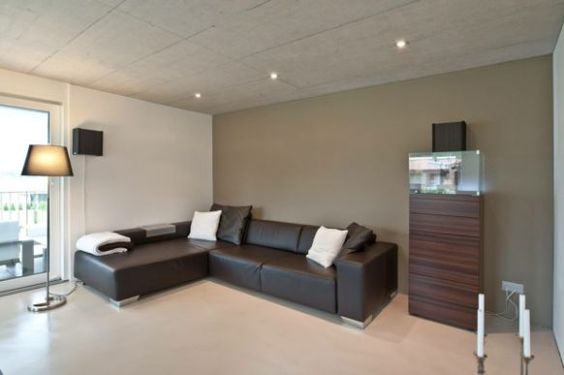 Design Schlafzimmer Mit Dunkler Holzdecke Und Boxspringbett