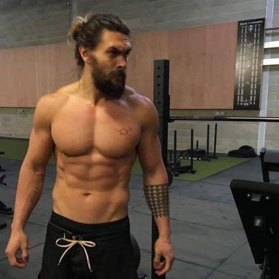 jason momoa man bun
