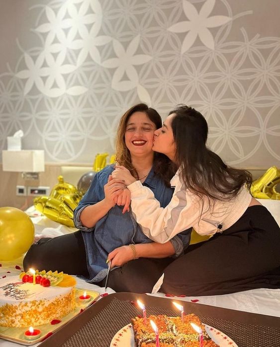 Happy birthday Aunty!😘😘