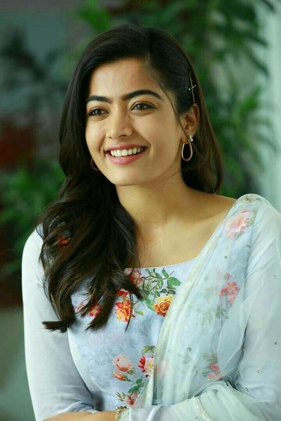 Rashmika Mandanna | Cute Girl ❤️ Rashmika Mandanna HD Wallpaper Rashmika Mandanna Picture Bollywood Actress
