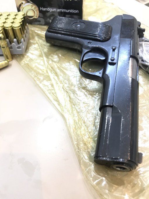 هوامير الصحراء On Twitter Hand Guns Guns Contractors