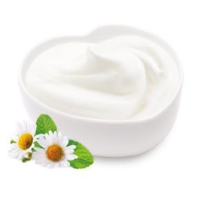 Ủ tóc bằng sữa chua có đường có được không đang là băn khoăn của nhiều người.