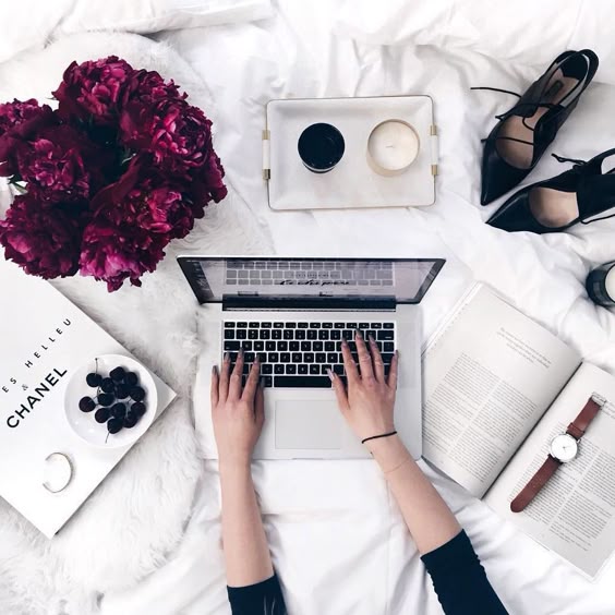 How To Work A 9-To-5 And Maintain Your Blog