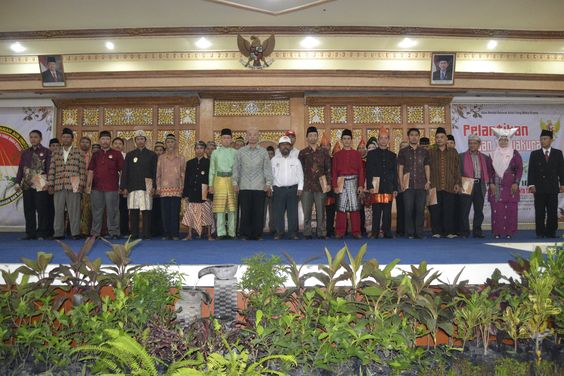 Tasyakuran Nikmat Kemerdekaan Bangsa Indonesia Dan Berdirinya Nrki Ke Di Kediaman Dewan Penyantun Bapak Kyai Mochammad Muchtar Muthi Pesantren Tasyakuran Nikmat Kemerdekaan Bangsa Indonesia Dan Berdirinya Nrki Ke Di Kediaman Dewan Penyantun Bapak Kyai Mochammad Muchtar Muthi Pesantren