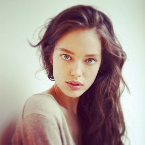 Emily Didonato Mavi Goz Genc Kadin Kahve Sac Acik Ten Dislek Kepce Kulak Emily Didonato Beauty Beauty Model Emily Didonato Mavi Goz Genc Kadin Kahve Sac Acik Ten Dislek Kepce Kulak Emily Didonato Beauty Beauty Model