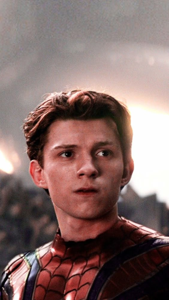 Tom Holland Wallpaper
