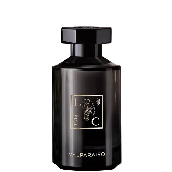 Entice your senses with the Le Couvent des Minimes Remarkable Perfumes – Valparaiso, an intoxicating fragrance infused with spicy, woody notes.Highly concentrated and long-lasting, the alluring scent is made using natural botanical essences steeped in the tradition of French Haute Parfumerie. Inspired by French botanist Louis Feuillée’s travels, a gentle marriage of fresh Vetiver and majestic Cedar transports you to the wooded Chilean coastlines, creating a memorable olfactory experience.